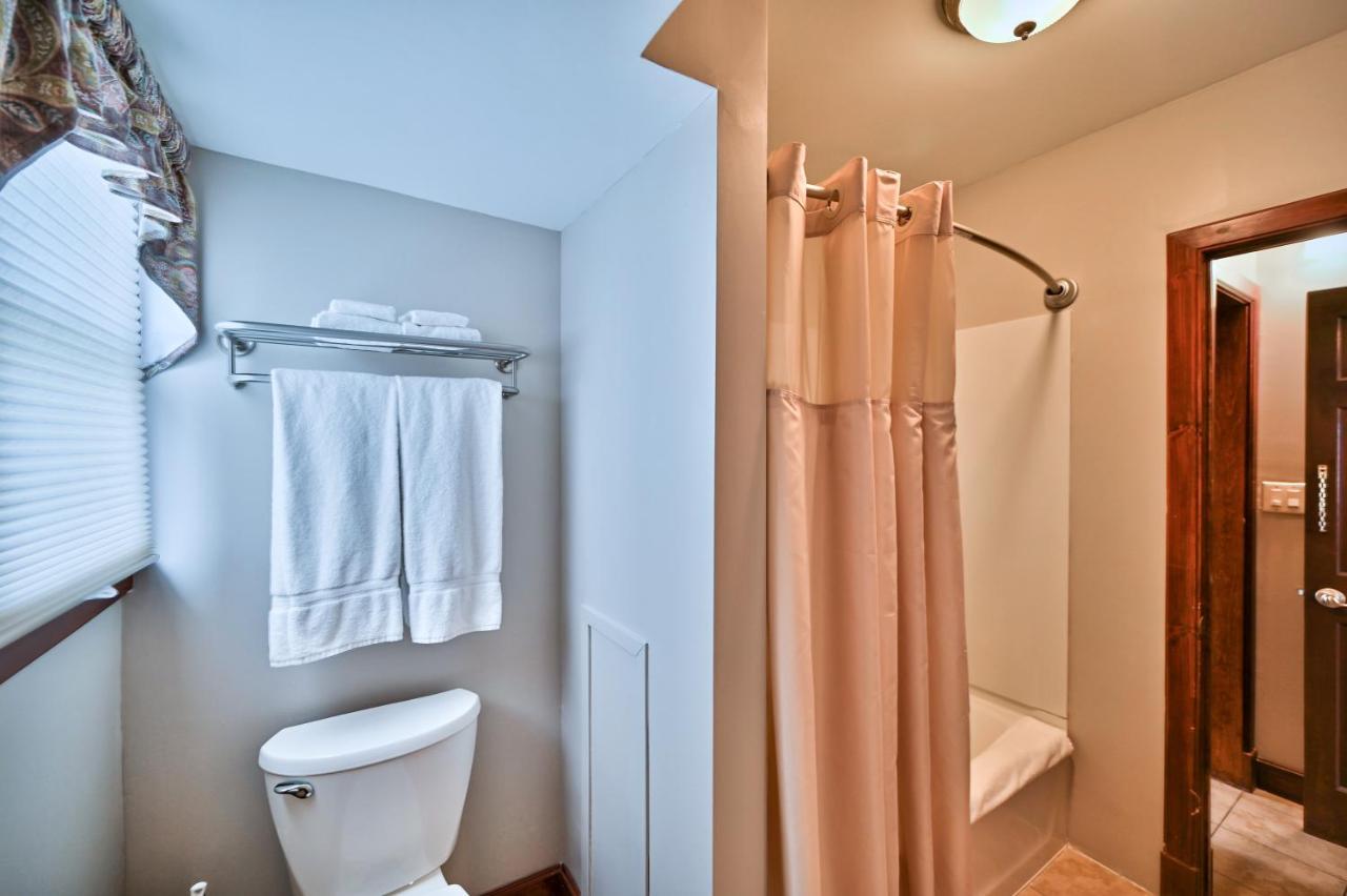 Double Room with Shared Bathroom